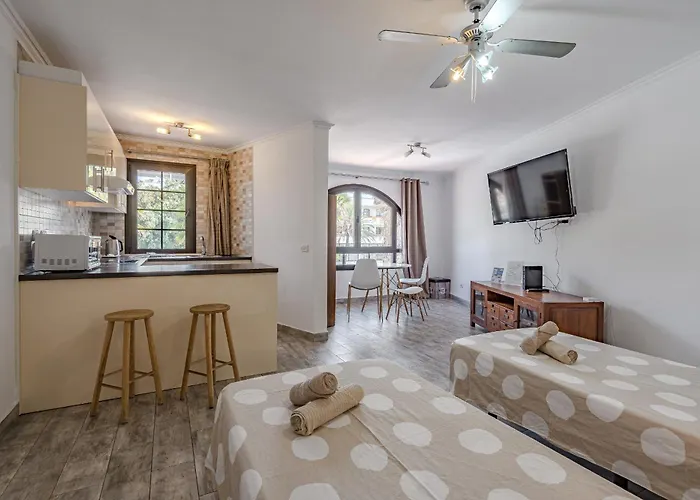 Estudio Reformado Parque Santiago 1 아파트