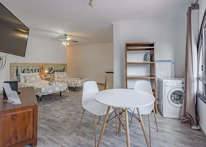 Estudio Reformado Parque Santiago 1 플라야데라스아메리카스