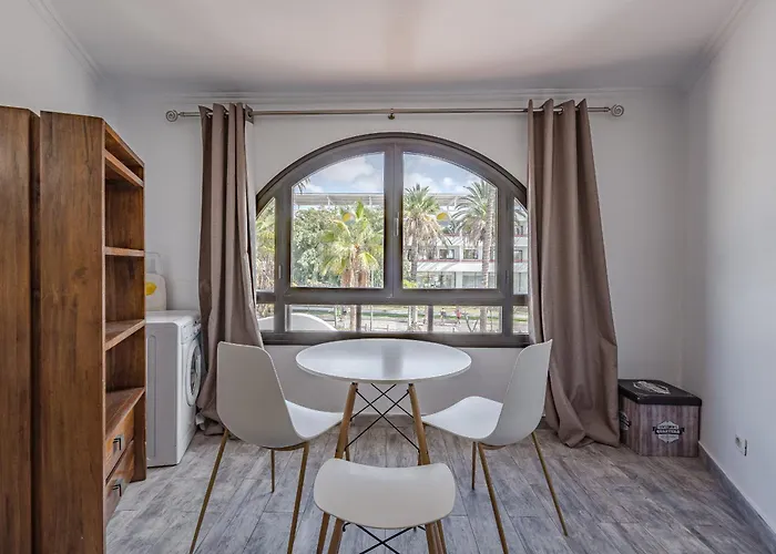 Estudio Reformado Parque Santiago 1 * 플라야데라스아메리카스